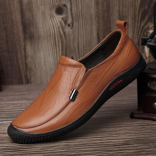 New High Quality Brand Men Shoes Genuine Leather Loafers Comfortable Spring Autumn Casual Slip on Outdoor Shoes Mens Sneakers