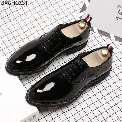 Black Patent Leather Shoes Men Formal Mens Dress Shoes Loafers Luxury Brand Wedding Shoes for Men 2021 Zapatos Hombre Chaussure