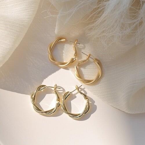 Needle twisted big ring simple earrings women