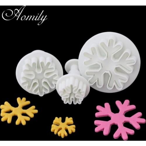 Aomily 3pcs/Set Party Snowflake Plunger Mold Cake Decorating Tool Biscuit Cookie Cutters Mould Fondant Cutting Pastry Cutter