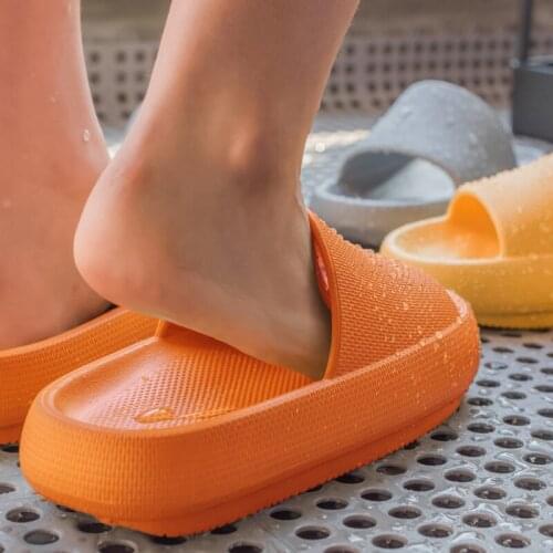 Women Summer Fashion Slippers Slide Sandals Beach Slides High Heels Shower Slippers Soft Sole Women Men Ladies Bathroom Shoes