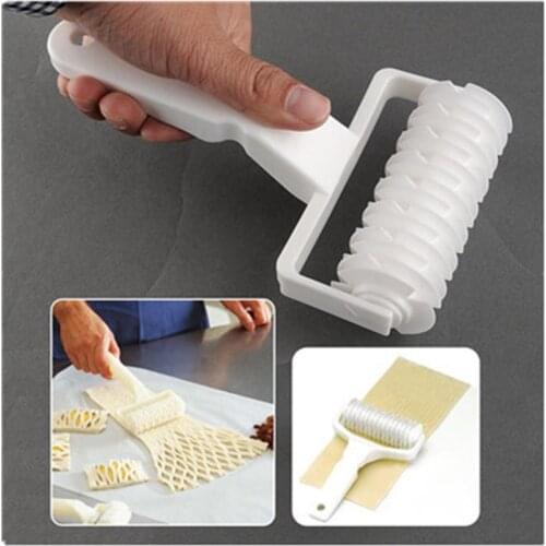 2016 New Plastic Kitchen Baking Tool Dough Bread Cookie Pie Pizza Pastry Lattice Roller Cutter MJ6024