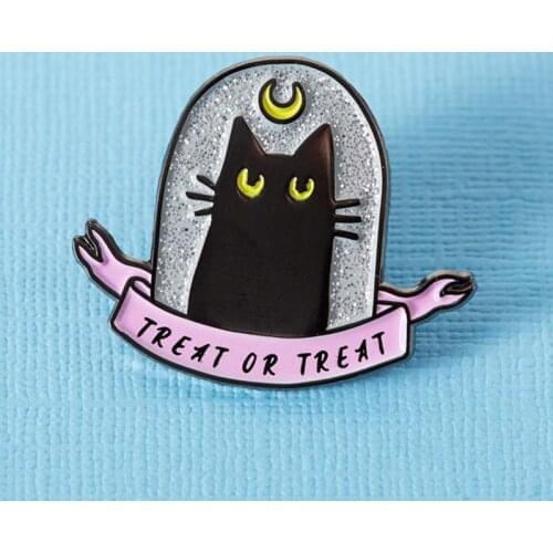 Treat or Treat Black Cat Halloween Brooch Pins Enamel Metal Badges Lapel Pin Brooches Jackets Jeans Fashion Jewelry Accessories