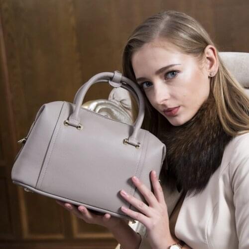 2021 Hot Style New British Classic Boston Leather Womens Top Layer Cowhide Single Shoulder Bag on Sale