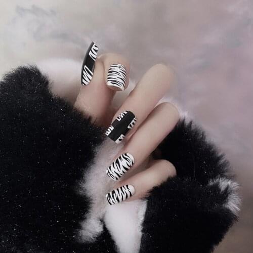 Fashion Charm Striped Black and White Nail Art Patch Removable Fake Nails DIY Artificial Nail Art Jewelry Decoration Supplies