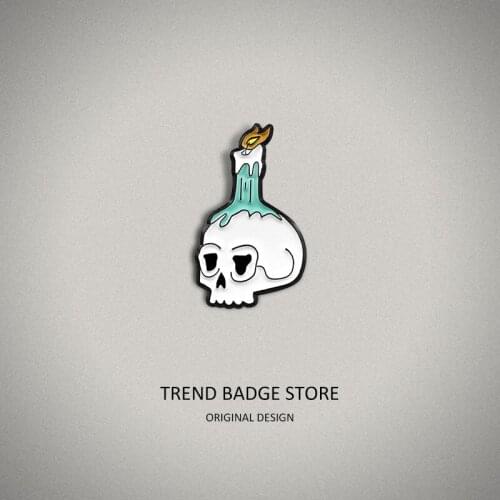 Fashion Skull Brooch Wears Glasses Skull Head Burns Candle Personality Badge Enamel Label Pins Clothes Accessories