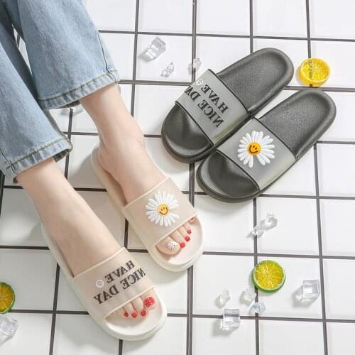 2021 Woman Slippers Summer Beach PVC Soft Sandals Leisure Ladies Indoor Bathroom Anti-slip lovely Shoes