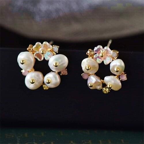Zeojrlly Round Pearl Women Trendy Stud Earrings Pearl Petal Earrings Retro Sweet Shell Small Flower Earrings Jewelry