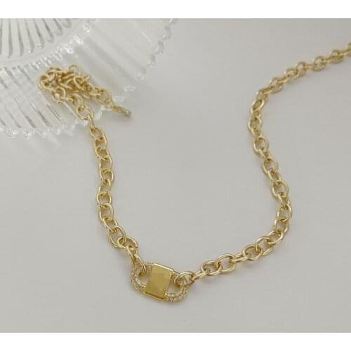 U-Magical Hiphop Gold O Shape Metallic Chunky Chain Rhinestone Geometrical Pendant Necklace for Women Hollow Necklace Jewellery