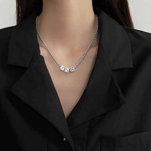 2021 Ins Retro Trend Dice Twist Chain Necklace Ladies Wild Clavicle Chain Spring and Summer Hip-Hop Style Unique Design Necklace