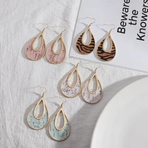2021 New High Quality Pave Wood Wave Hollow Out Leopard Water Drop Earrings for Women
