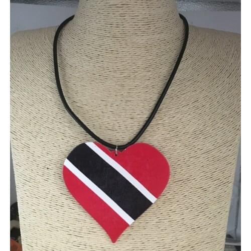 2017 Newest Trinida Flag Heart Wooden Pendant Necklace