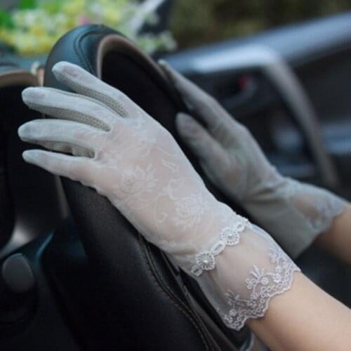 Summer Women Sexy Lace Sunscreen UV Elasticity Viscose Cycling Driving Gloves Thin Ice Silk Pearl Flowers Touch Screen Glove K39