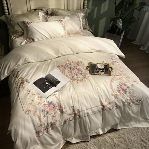 White luxury Embroidered 120S Egyptian cotton Royal Bedding sets Queen King Wedding Duvet cover Bed sheet set Pillowcases 4pcs