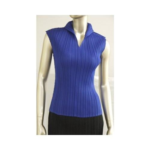 HOT SELLING Miyake Pleated pleated series fashion solid color all-match V-neck T-shirt IN STOCK