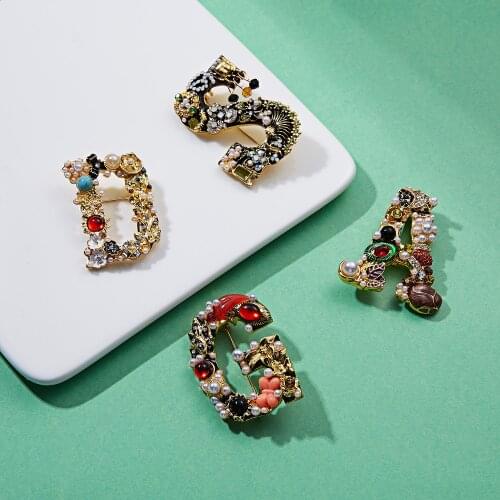 2021 New Bohemian Style Rhinestone Luxury Letter Brooch for Woman Golden Letter A D G M S Gorgeous Brooch Jewelry Wholesale
