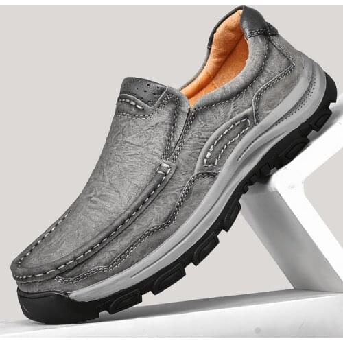 Mens leather casual shoes classic hand sewn casual shoes retro fashion outdoor anti slip mens driving shoes zapatillas hombre