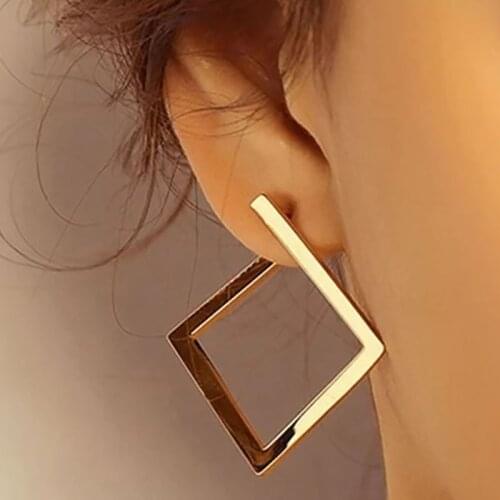 Modern Womens Earrings 2021 Fashion Irregular Retro Vintage Women Jewelry Simplicity Golden Paper Clip Exaggerated Big Earrings