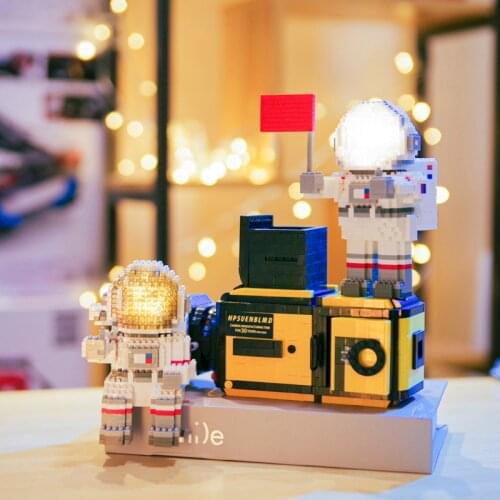 Earth Animal Dog Space Station Saturn Rocket Building Blocks City Shuttle Astronaut Figure Man Bricks Set Children Toys Gift