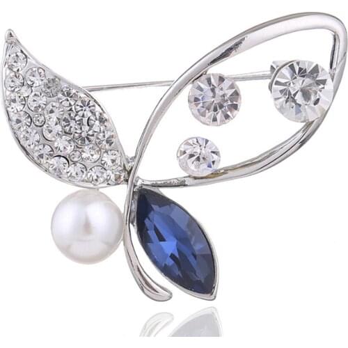 2019 New Alloy Jewelry Accessories Crystal Butterfly Brooches Women Fashion Jewelry Gifts for Women Rhinestone Brooch and Pin