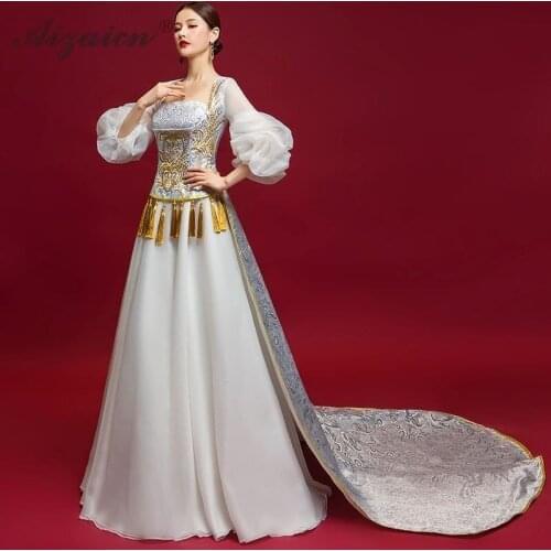 Luxury Chinese Evenig Dresses Long Sleeve Satin Cheongsam Wedding Dress Embroidery Tassel Robe Orientale Chipao Qipao Girl