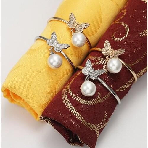 6/PCS new Christmas decorations hotel banquet table set with zircon butterfly and pearl napkin ring