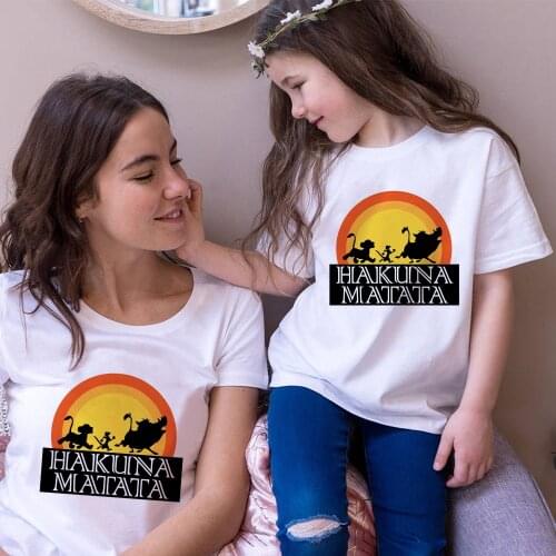 HAKUNA MATATA T shirt Family Look Cartoon Sisters Brothers Short Sleeve Fashion Summer Casual Couple Tops Cute Children Tshirt