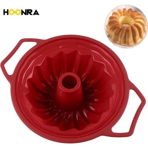 HOONRA 1pcs Big Bundt Cake Mold Metal Handle Fluted Cake Mold Spirl Silicone Cake Form 3D Baking Pan Bread Moulds Form Bakeware