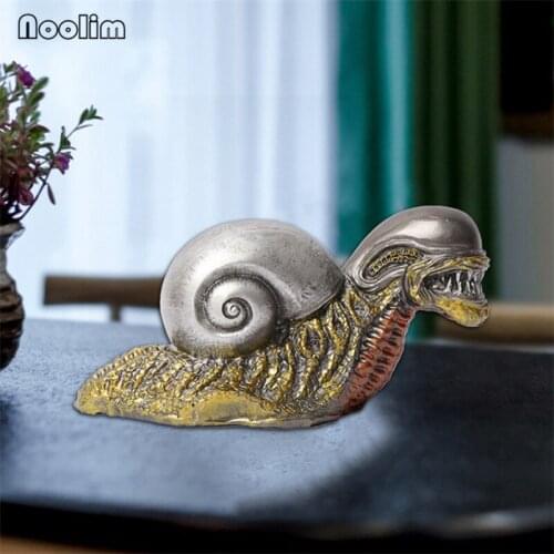 Resin Snail Sculpture Variant Figurine Garden Animal Statue Courtyard Evil Snail Ornaments Home Yard Decoration Handicrafts