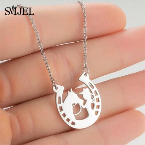 Stainless Steel Horseshoe Pendants Necklaces Design Loving Horse and Girl Necklace Movie Jewelry Party Accessories 2021 Gifts