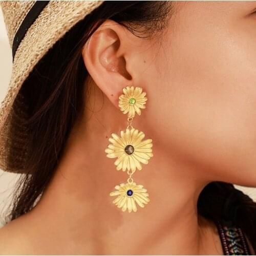 Europe and America Fashion Daisy Sun Flower Drop Long Earrings for Women Wedding Vintage Alloy Statement Pendientes Gift Jewelry