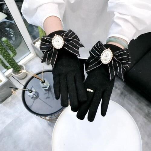 Queens Retro Head Pearl Bow Double-Layer Gloves New Korean Version of Thick Warm Touch Screen Cashmere Finger Gloves Women