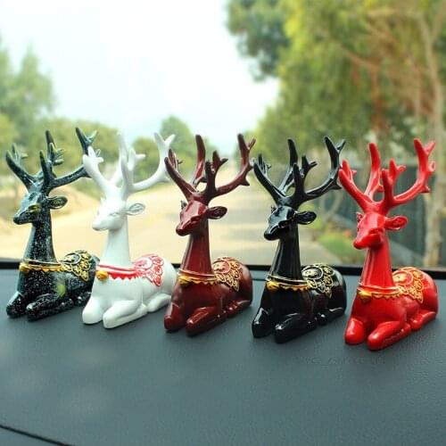European Style Resin Deer Figurine Home Living Room Decor Crafts Creative Gifts Modern Desktop Ornament Nordic Car Decoration