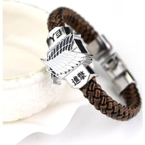 Attack On Titan Charm Bracelet Shingeki No Kyojin Cosplay Anime eren levi Bracelet Fashion Punk Leather Wristband for Men Women