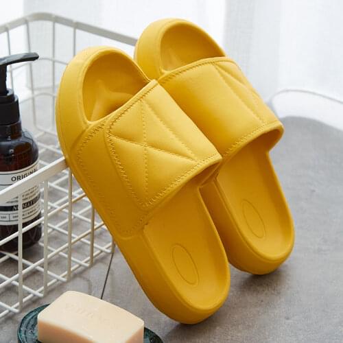 Couple Fashion Slippers Soft Slippers Comfort Slippers on Clouds Colorful Summer Shoes Simple Plain Lover Slippers Good Quality