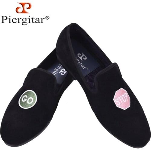 Piergitar 2019 Handmade men velvet shoes with letters embroidery British style men smoking slippers Party and Prom men loafers