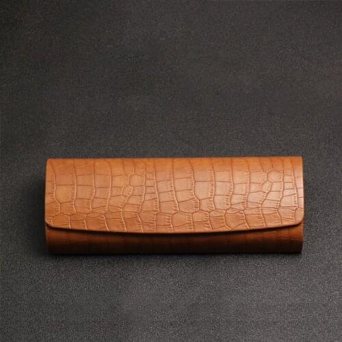 High-end handmade glasses storage box, small PU leather crocodile pattern glasses case, stylish, portable, compact and anti-fall