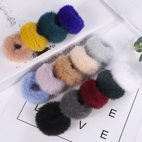 2Pcs Soft Plush Scrunchies for Women Girls Fluffy Faux Fur Furry Winter Elastic Hair Band Rubber Band Ponytai Holder Hair Rope