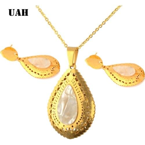 UAH Shell Jewelry Set Necklace Earrings For Women Hollow Flower Pendant Antique Gold r Plated Stainless Steel Chain Gift
