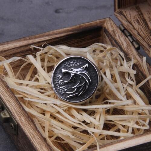 New wolf head ring