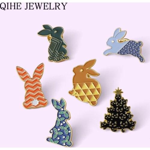 Stripe Dot Rabbit Enamel Pin Cartoon Brooches for Women Cute Animal Backpacks Lapel Pin Anime Badge Metal Jewelry Gift Wholesale