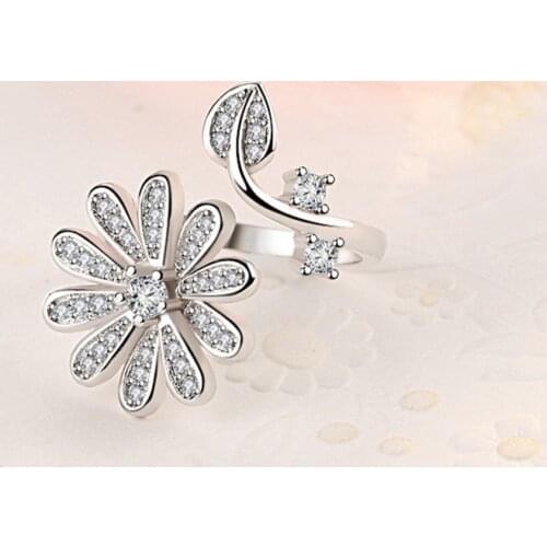 Ladies Simple Trendy Daisy Flower Plants Silver Color Inlaid Zirconia Crystal Female Alloy Opening Ring for Women Party Jewelry