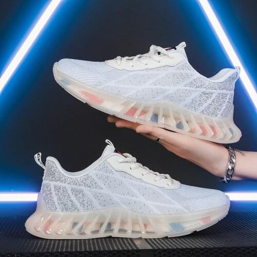 New Flying Weaven Shoes Male Outdoor Walking Footwear Men Blade Sneakers Rubber Sole Shoes Man Breathable Casual Sports Trainers