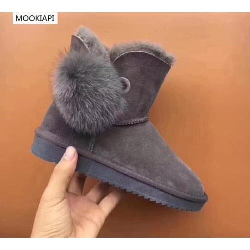 In 2019, the latest European high-quality real sheepskin natural wool women boots. The latest and most fashionable snow