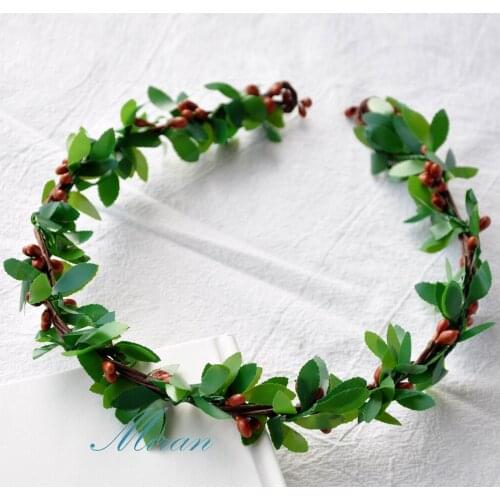 10 PCS wholesales Handmade Rustic Caramel colors Pip Berries green leaves Festivals Feminine Fresh Flower Crown