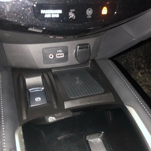 15w car QI wirelwss charger fast charging plate phone charger for Nissan Qashqai J11 2019-2021 X-Trail T32 2014-2016 accessories