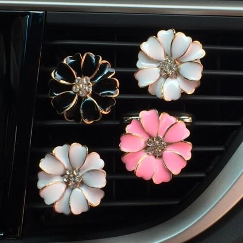 JOORMOM 2pcs vehicle air-conditioning perfume clip car vents small daisies flowers car vents ornaments car accessories for girls