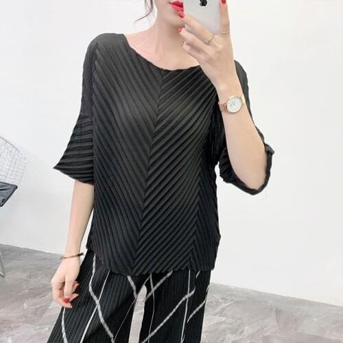 Miyake Fold 2021 New Summer Senior Design Sense Of Irregular Jacket Fashion Loose Large Size Short Sleeve T-Shirt Woman spot