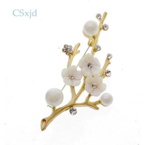 CSxjd Natural Shell brooch crystal Plum blossom pearl Pin Brooch Luxury Bridal Jewelry shawls scarves Accessory