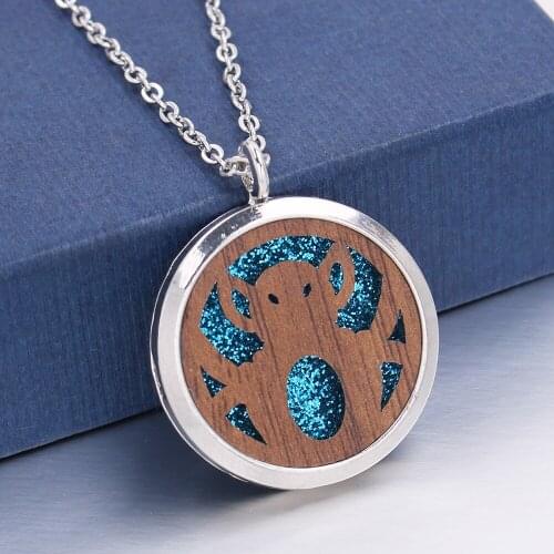 1pc Magnetic Open Bat Locket Pendant Aroma Perfume Essential Oil Diffuser Locket Stainless Steel Necklace Jewelry with Pads